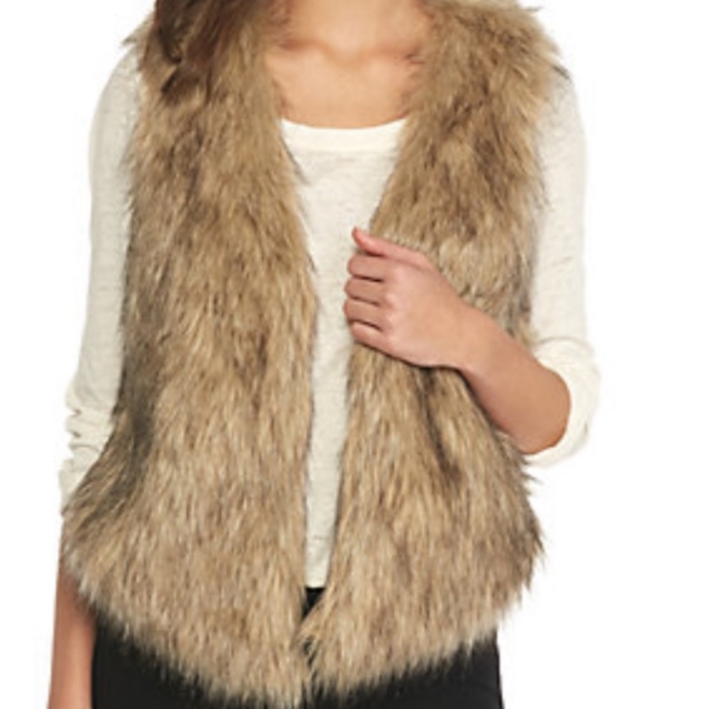 Me Jane Faux Fur vest